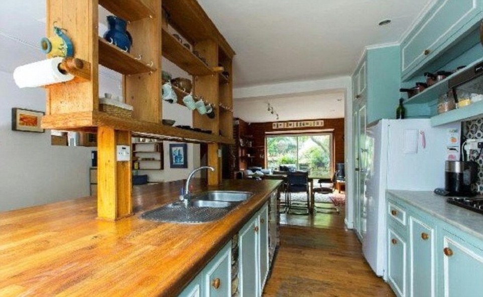 Так выглядит особняк Бенедикта Камбербэтча, в котором он поселит беженцев из Украины (фото)